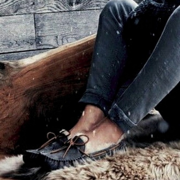 UGG Dakota Suede Slipper - Picture 10 of 10